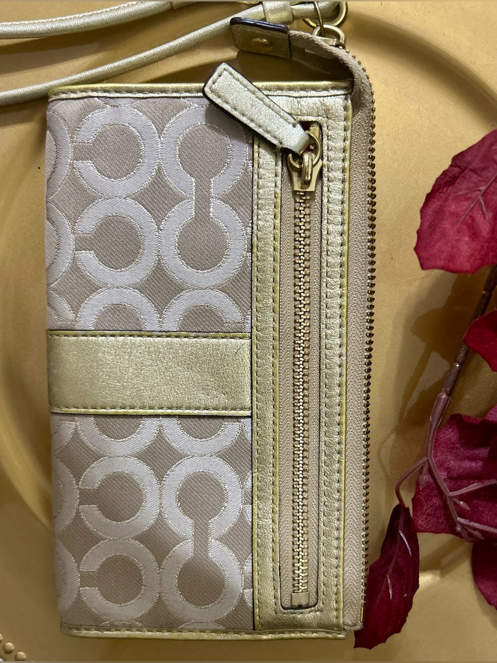 COACH Julia Op Art Signature Zippy Wallet Wristlet.- - Picture 5 of 13